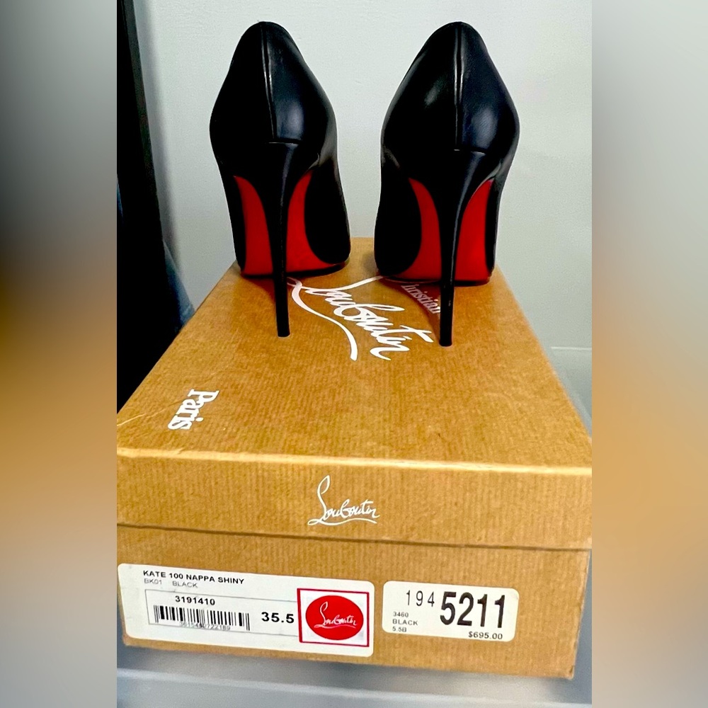 Louboutin heels lightly used size 35.5 in beautiful condition!
